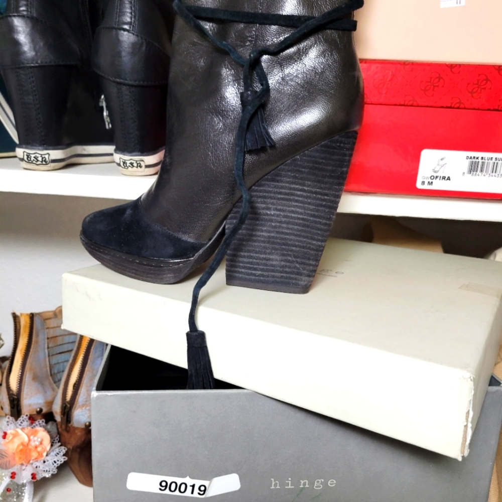 Hinge boots obo